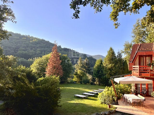 Eladó családi ház, Visegrádon 199 M Ft, 5 szobás