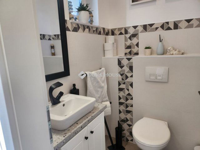 Eladó családi ház, Siófokon 258 M Ft, 3 szobás