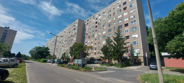 Eladó garázs, Miskolcon, Középszer utcában 9 M Ft