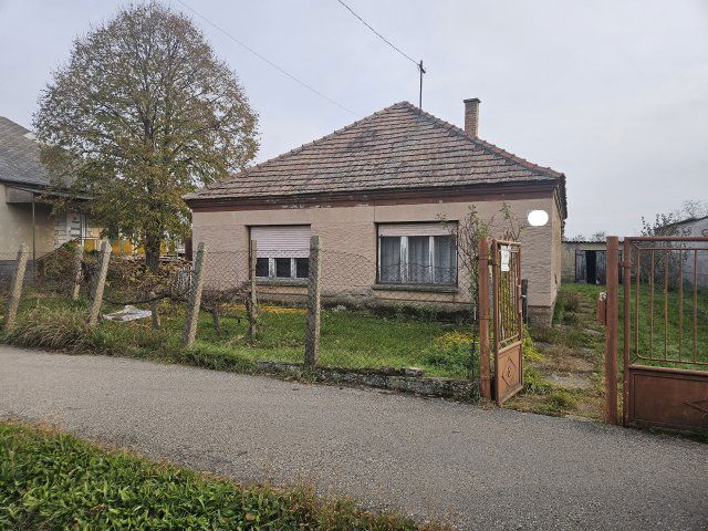 Eladó családi ház, Töltéstaván 28.9 M Ft, 2 szobás