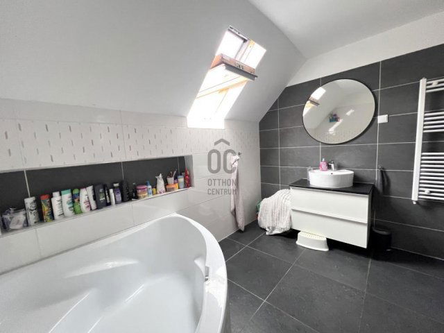 Eladó ikerház, Budapesten, XVIII. kerületben 124.9 M Ft, 5 szobás