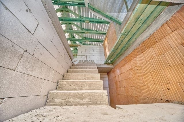 Eladó ikerház, Budapesten, XVIII. kerületben 139.5 M Ft, 6 szobás