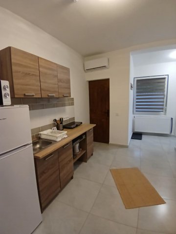 Eladó családi ház, Egerben 169.9 M Ft, 9 szobás