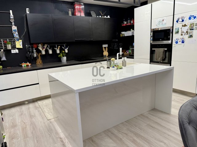 Eladó ikerház, Nyíregyházán 100 M Ft, 4 szobás