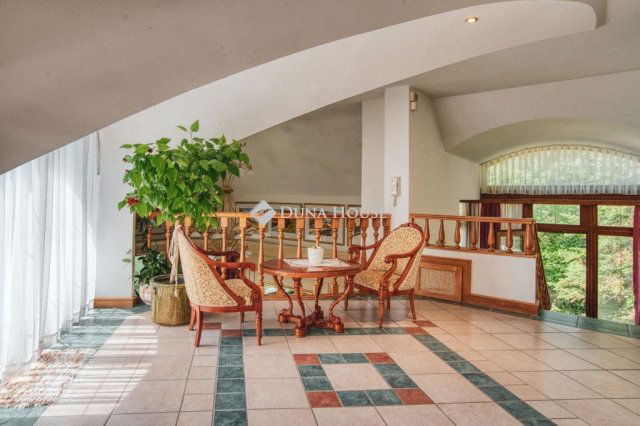 Eladó családi ház, Piliscsabán 265 M Ft, 5 szobás