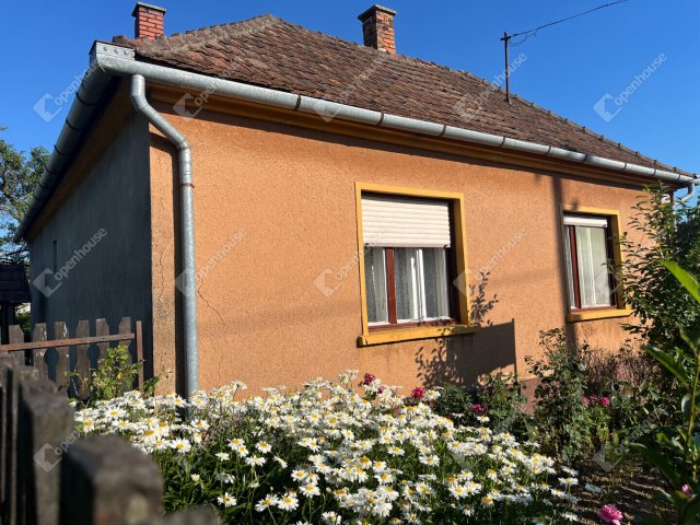Eladó családi ház, Döröskén 25.9 M Ft, 2 szobás