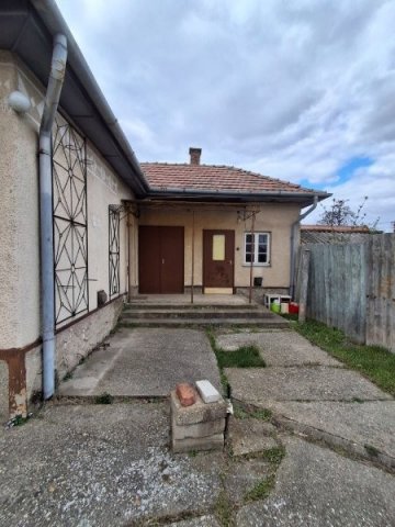 Eladó családi ház, Dabason 49.9 M Ft, 2 szobás