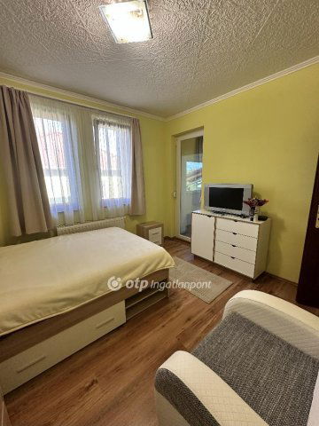 Eladó családi ház, Isztiméren 99 M Ft, 4 szobás