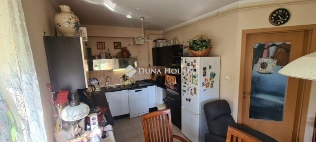 Eladó téglalakás, Szigetszentmiklóson 67.9 M Ft, 4 szobás