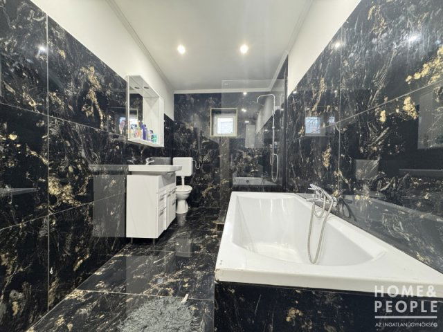 Eladó családi ház, Hódmezővásárhelyen 66 M Ft, 3 szobás