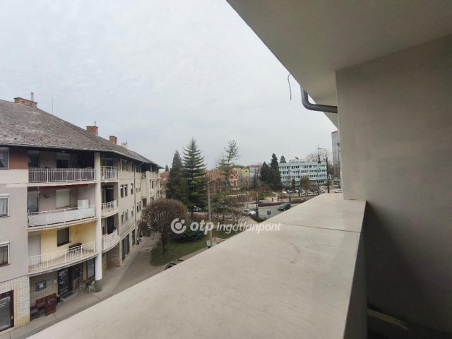Eladó téglalakás, Nagykanizsán 79.99 M Ft, 3 szobás