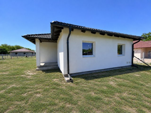 Eladó családi ház, Kiskunlacházán 89.9 M Ft, 3 szobás