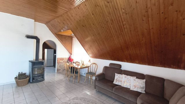 Eladó családi ház, Tamásiban 62.9 M Ft, 6+1 szobás