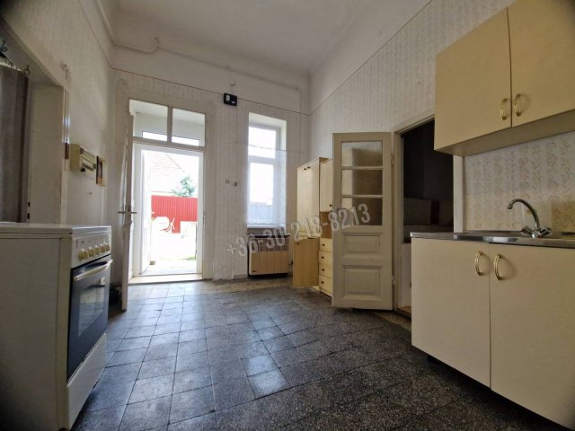 Eladó téglalakás, Egerben, Servita utcában 49.9 M Ft, 2 szobás