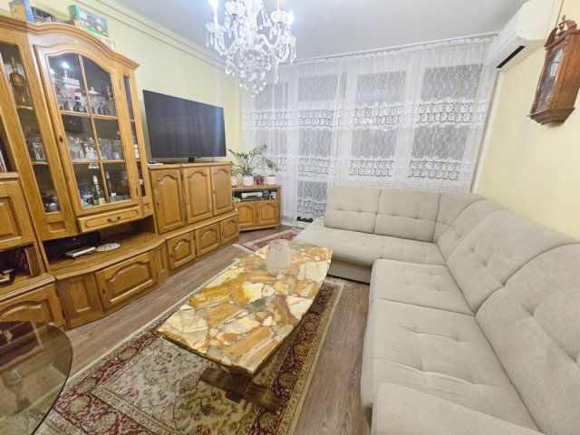 Eladó téglalakás, Debrecenben, Mikszáth Kálmán utcában