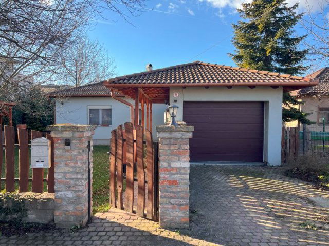 Eladó családi ház, Kápolnásnyéken 162 M Ft, 5 szobás