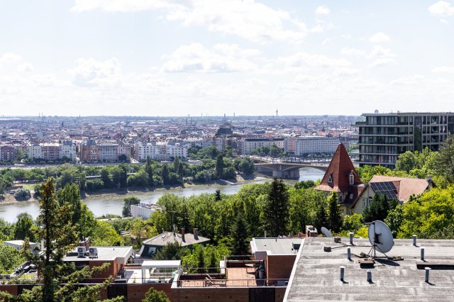 Eladó téglalakás, Budapesten, II. kerületben, Szeréna úton