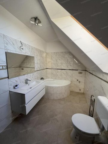 Kiadó családi ház, albérlet, Kecskeméten 500 E Ft / hó