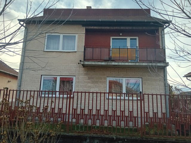 Eladó családi ház, Heréden 53 M Ft, 5 szobás