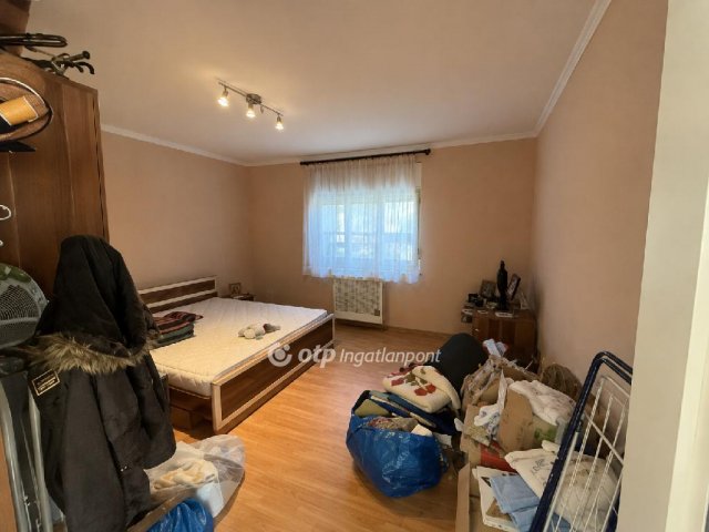Eladó családi ház, Szentdomonkoson 30 M Ft, 2 szobás