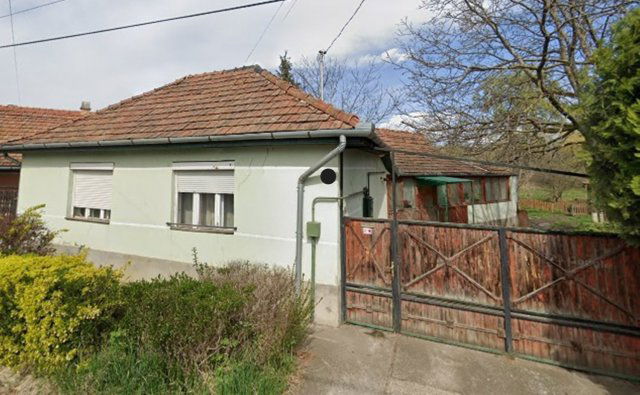 Eladó családi ház, Hatvanban 28 M Ft, 2 szobás