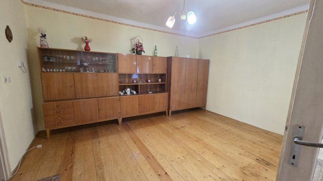 Eladó családi ház, Nagybaracskán 12 M Ft, 3 szobás