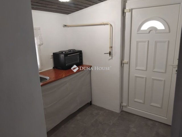 Eladó családi ház, Kecskeméten 22 M Ft, 2 szobás