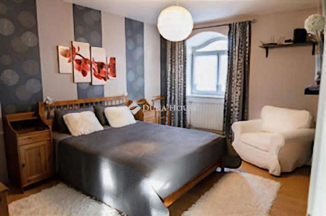 Eladó családi ház, Dunakeszin 193 M Ft, 5 szobás