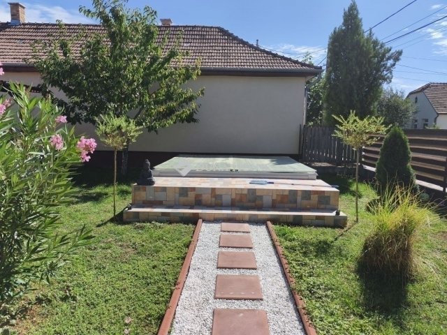 Eladó családi ház, Dunaharasztin 85 M Ft, 5 szobás