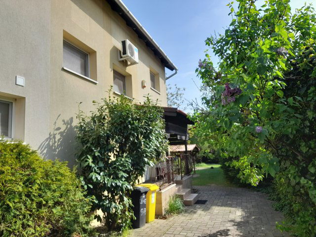 Eladó téglalakás, Balatonalmádiban 127 M Ft, 2+3 szobás