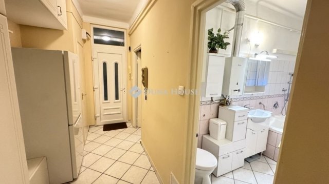 Eladó téglalakás, Szombathelyen 42.9 M Ft, 2 szobás