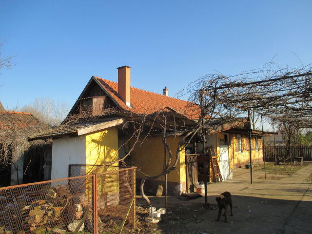 Eladó családi ház, Csanádapácán 9.9 M Ft, 2 szobás