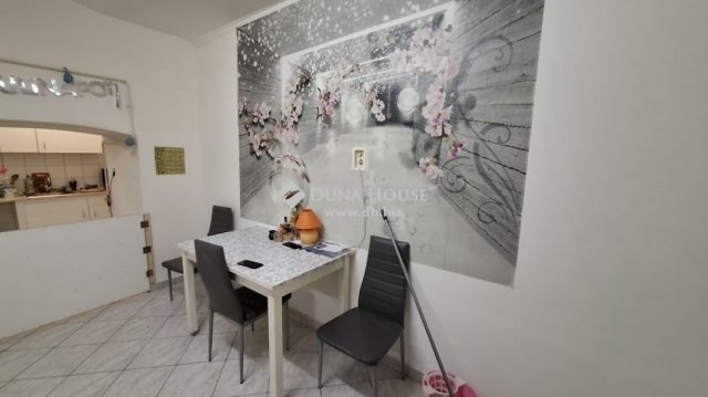 Eladó téglalakás, Budapesten, VI. kerületben 73 M Ft, 2 szobás