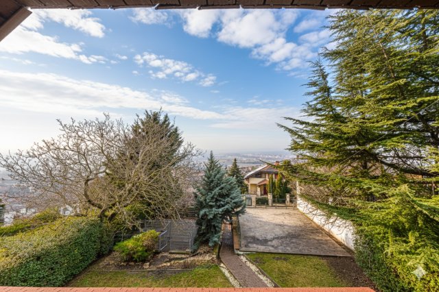 Eladó családi ház, Budaörsön 235 M Ft, 4 szobás