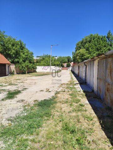 Kiadó garázs, Székesfehérvárott 30 E Ft / hó