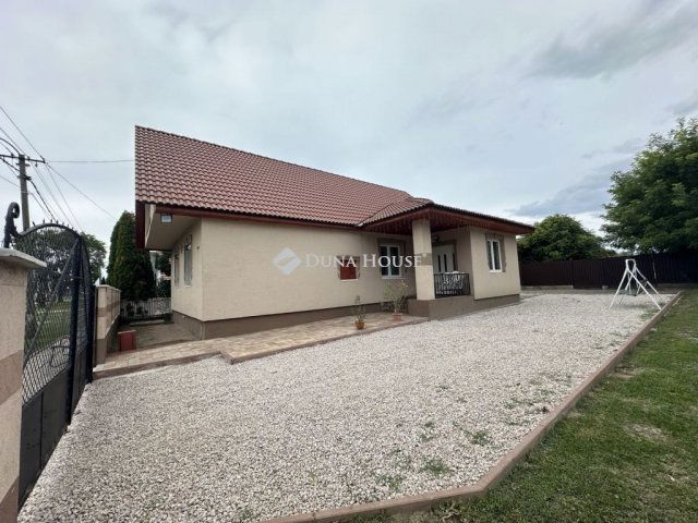Eladó családi ház, Mezőfalván 43 M Ft, 3 szobás