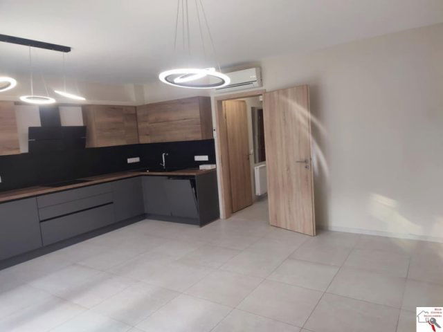 Eladó téglalakás, Pécsett 165 M Ft, 4 szobás