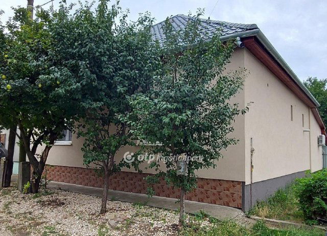 Eladó családi ház, Kunszentmártonban 34.999 M Ft, 5+2 szobás