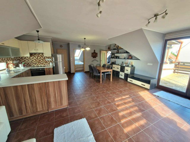 Eladó téglalakás, Tatán 97 M Ft, 4 szobás