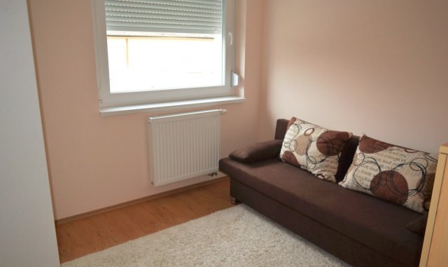 Kiadó téglalakás, albérlet, Szegeden 230 E Ft / hó, 2+1 szobás