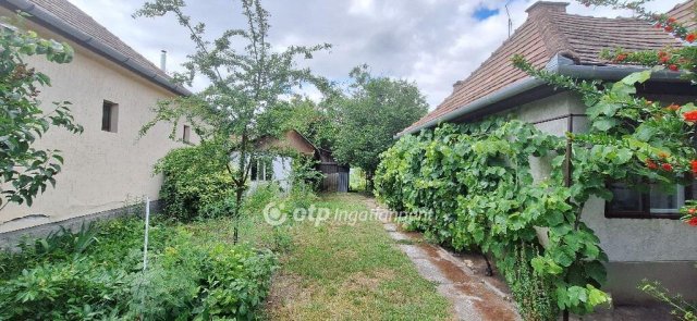 Eladó családi ház, Kiskőrösön 23.5 M Ft, 1 szobás
