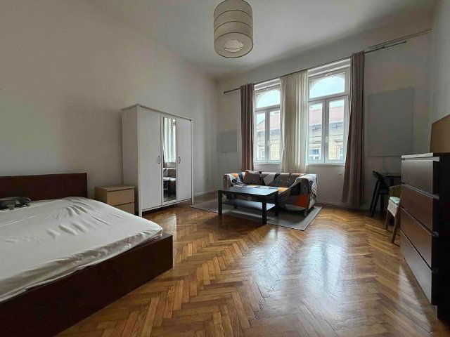 Eladó téglalakás, VII. kerületben, Wesselényi utcában