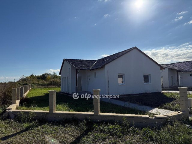 Eladó családi ház, Ráckevén 88.9 M Ft, 3 szobás