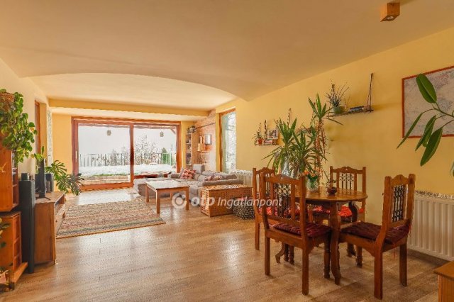 Eladó téglalakás, Budakeszin 167.8 M Ft, 3 szobás