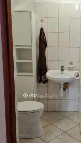 Eladó családi ház, Veszprémben 159 M Ft, 8+2 szobás