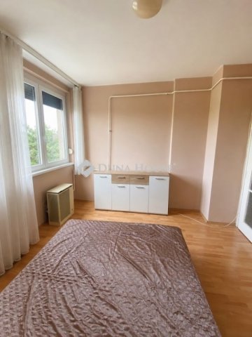 Eladó téglalakás, Békéscsabán 31.9 M Ft, 2 szobás