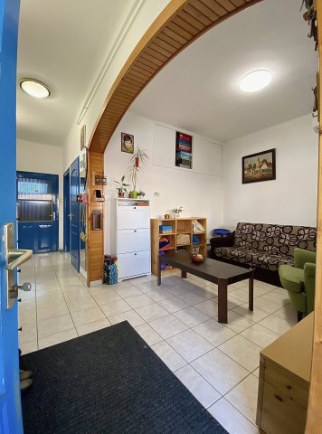 Eladó családi ház, Szegeden 133 M Ft, 6 szobás