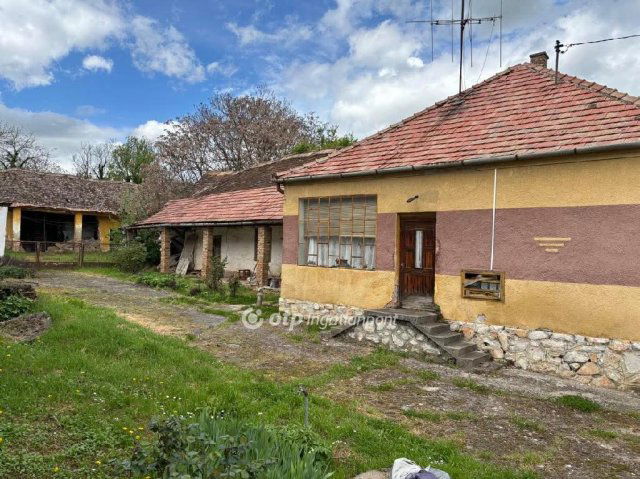 Eladó családi ház, Lippón 10 M Ft, 2+3 szobás