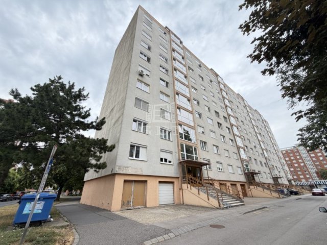 Kiadó panellakás, albérlet, Székesfehérvárott 135 E Ft / hó