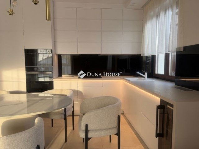 Eladó családi ház, Ceglédbercelen 195 M Ft, 4 szobás